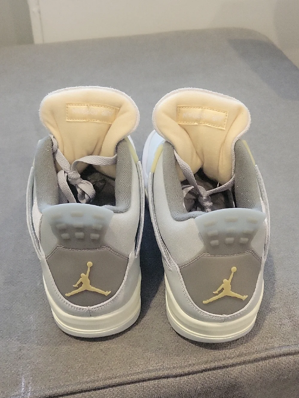 AIR JORDAN 4 RETRO SE - PHOTON DUST/PALE VANILLA - SIZE 14